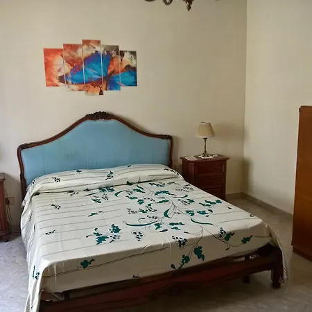 Bed and Breakfast La Dimora Di Vesta 2*