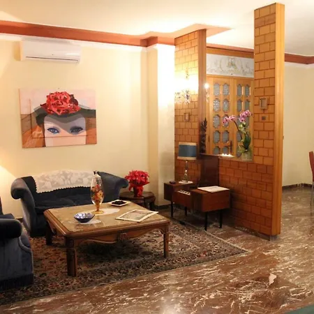 Bed and Breakfast La Dimora Di Vesta 2*
