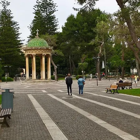 La Dimora Di Vesta Bed and Breakfast Λέτσε