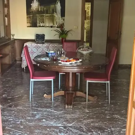 La Dimora Di Vesta Bed and Breakfast 2*